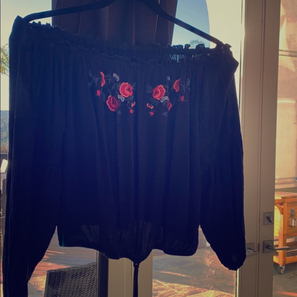 Off shoulder long sleeve top, great condition
